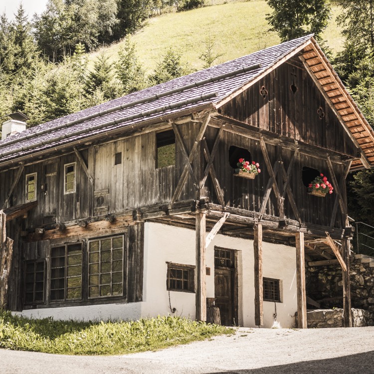 1. Craftsmen’s Zone Kaserbach–Lüsen