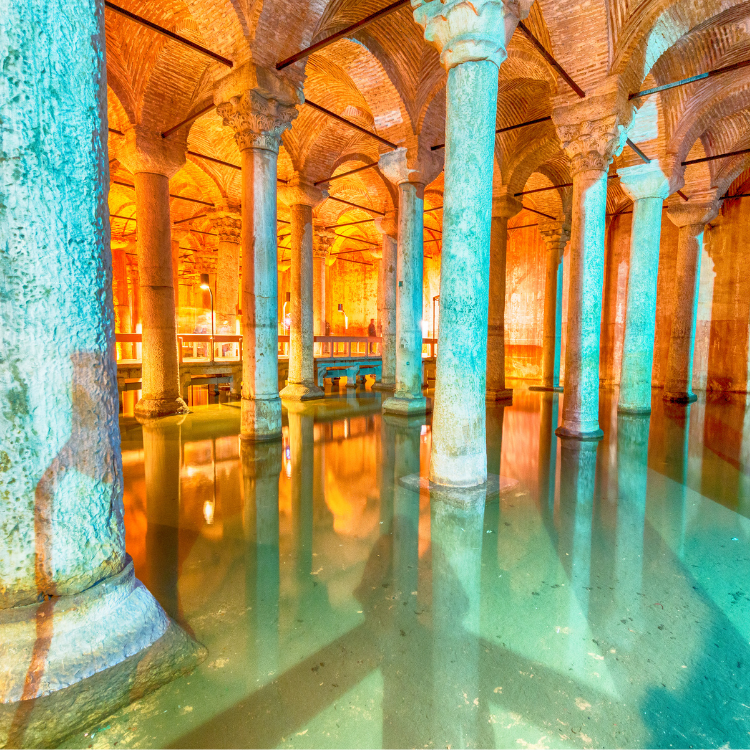 Yerebatan Sarnıcı (Basilica Cistern)