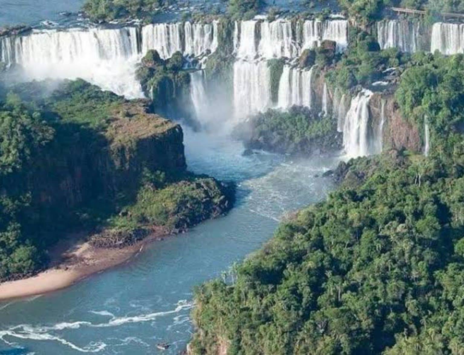 6. Savannas and Waterfalls of South DRC